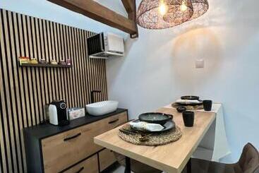 تختخواب و صبحانه Suites Chic Cozy