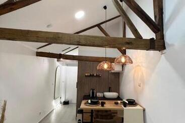 تختخواب و صبحانه Suites Chic Cozy
