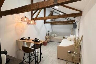 تختخواب و صبحانه Suites Chic Cozy