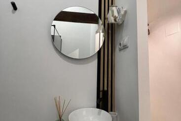 تختخواب و صبحانه Suites Chic Cozy