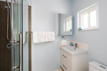 تختخواب و صبحانه Sunny Studio Near Culver City