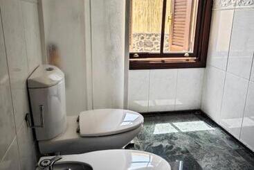 تختخواب و صبحانه Villa Gonzalez Sea Views