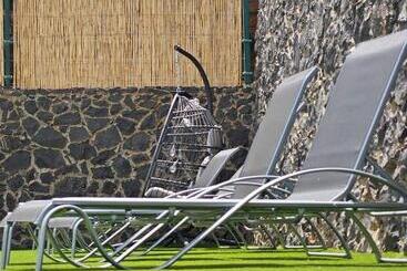 تختخواب و صبحانه Villa Gonzalez Sea Views