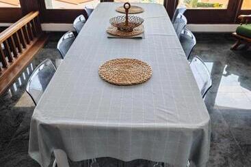تختخواب و صبحانه Villa Gonzalez Sea Views