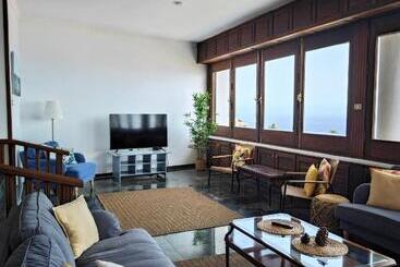 تختخواب و صبحانه Villa Gonzalez Sea Views