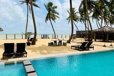 هتل Adique S Resorts