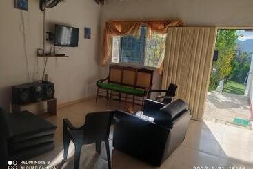 هتل Altos Del Reposo Casa Campestre