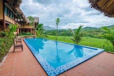 هتل Mai Chau Onsen Retreat