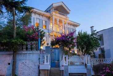 هتل Mansion Miliá