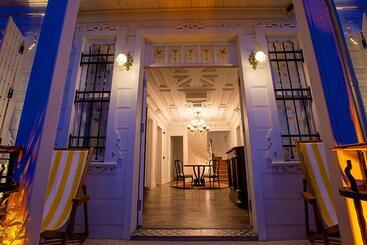 هتل Mansion Miliá
