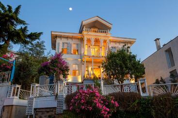 هتل Mansion Miliá