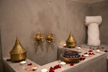 هتل Riad Fes Ziyat & Spa