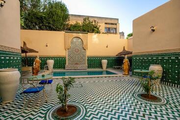 هتل Riad Fes Ziyat & Spa