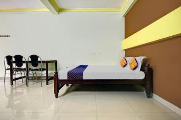 هتل Spot On Ummis Residency