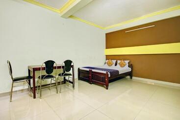 هتل Spot On Ummis Residency