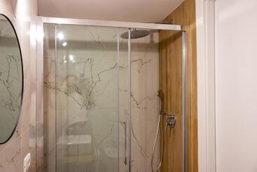 پانسیون Daria S Home Apartment Rooms