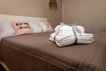 پانسیون Daria S Home Apartment Rooms