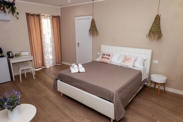 پانسیون Daria S Home Apartment Rooms