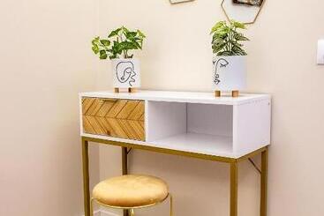 پانسیون Daria S Home Apartment Rooms