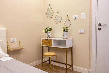 پانسیون Daria S Home Apartment Rooms