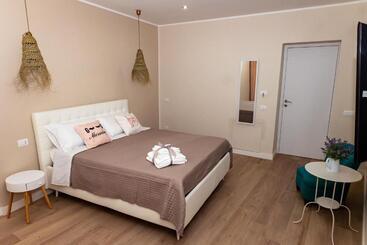 پانسیون Daria S Home Apartment Rooms