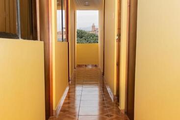 پانسیون Female Accommodation Experience In Front Of Lima Airport