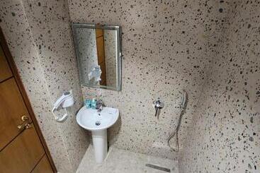 پانسیون Pietro Guesthouse 2