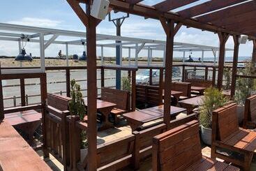 پانسیون Hoopers Sandy Beach Guest Rooms