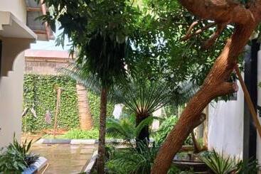 پانسیون Veronica House