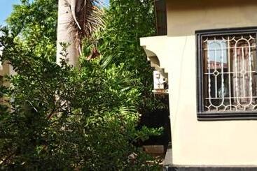 پانسیون Veronica House