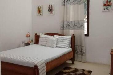 پانسیون Veronica House