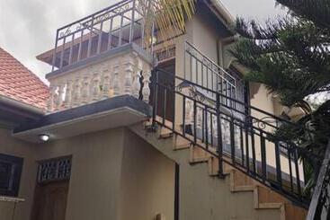 پانسیون Veronica House
