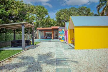 استراحتگاه Cabañas Mambo Beach