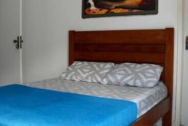 هاستل Aloha Suites