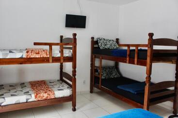هاستل Aloha Suites