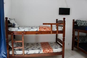 هاستل Aloha Suites