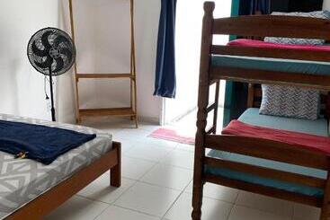 هاستل Aloha Suites