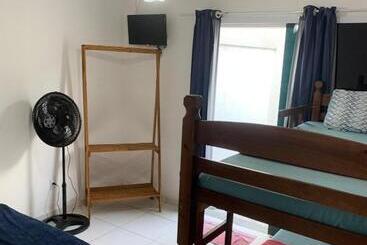 هاستل Aloha Suites