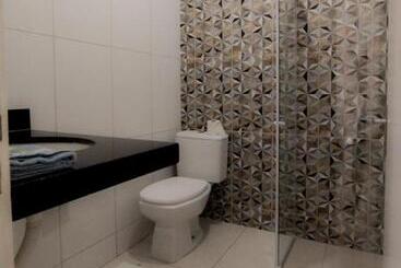 هاستل Aloha Suites