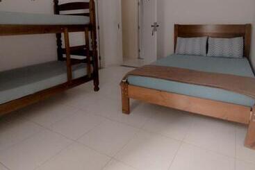 هاستل Aloha Suites