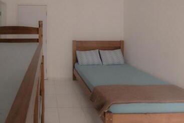هاستل Aloha Suites
