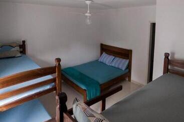 هاستل Aloha Suites