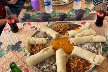 تختخواب و صبحانه Amen Guest House And Ethiopian Restaurant