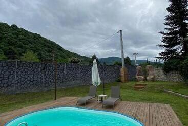 تختخواب و صبحانه Eksado Resort