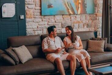 تختخواب و صبحانه Eksado Resort