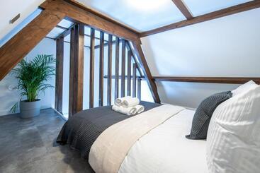 تختخواب و صبحانه New Family Top Floor Apartment Utopia 10min To Rotterdam Central City App5
