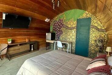 هتل Glamping Toneles Y Viñedos