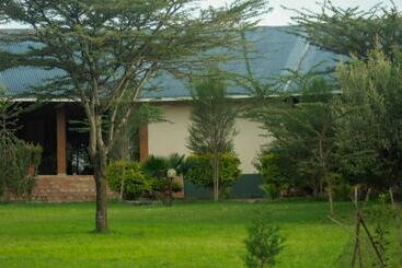 هتل Iretet Mara Lodge