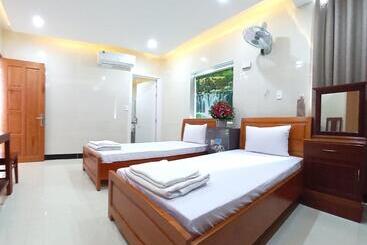 هتل Khách Sạn Cúc Phương
