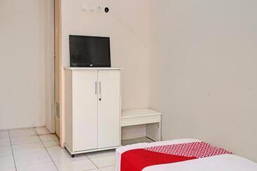 هتل Oyo Life 92684 Kost Mutiara Nirwana
